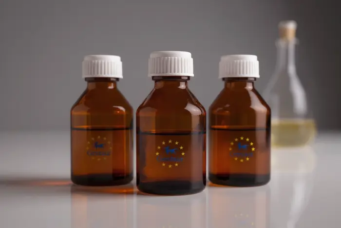 (2-Nitrophenyl)hydrazine (Contains ~30-40% water as stabilizer)